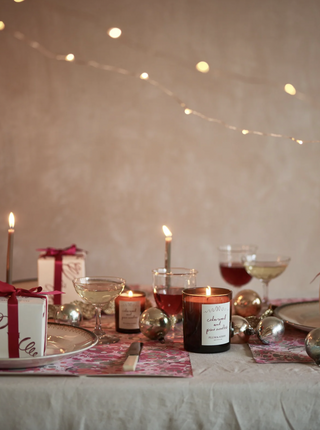 Duftlys fra Plum & Ashby | Candle Cedarwood and pine | Milieustore.no