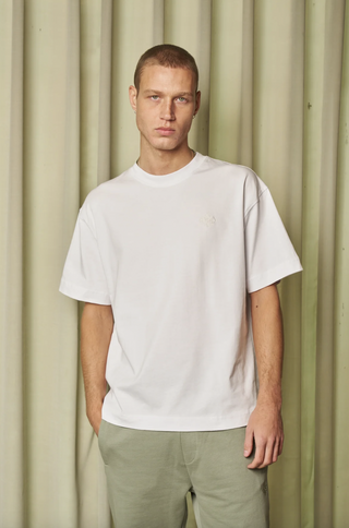 The couture club t-skjorte | Outline emblem relaxed t-shirt | Milieustore.no