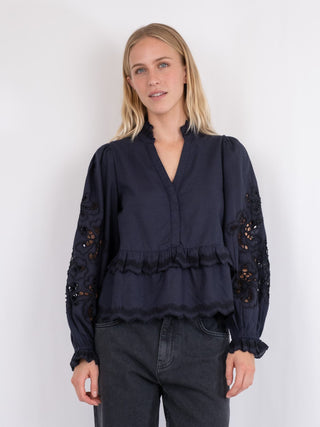 Kimmo Embroidery Blouse | Neo Noir | Milieustore.no